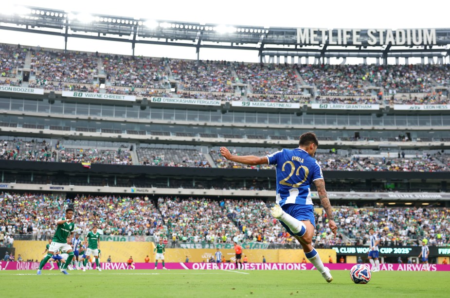 EAST RUTHERFORD, NEW JERSEY - JUNE 15: Alan Varela #22 of FC Porto kicks downfield during the FIFA Club World Cup 2025 group A match between SE Palmeiras and FC Porto at MetLife Stadium on June 15, 2025 in East Rutherford, New Jersey. (Photo by Elsa - FIFA/FIFA via Getty Images)