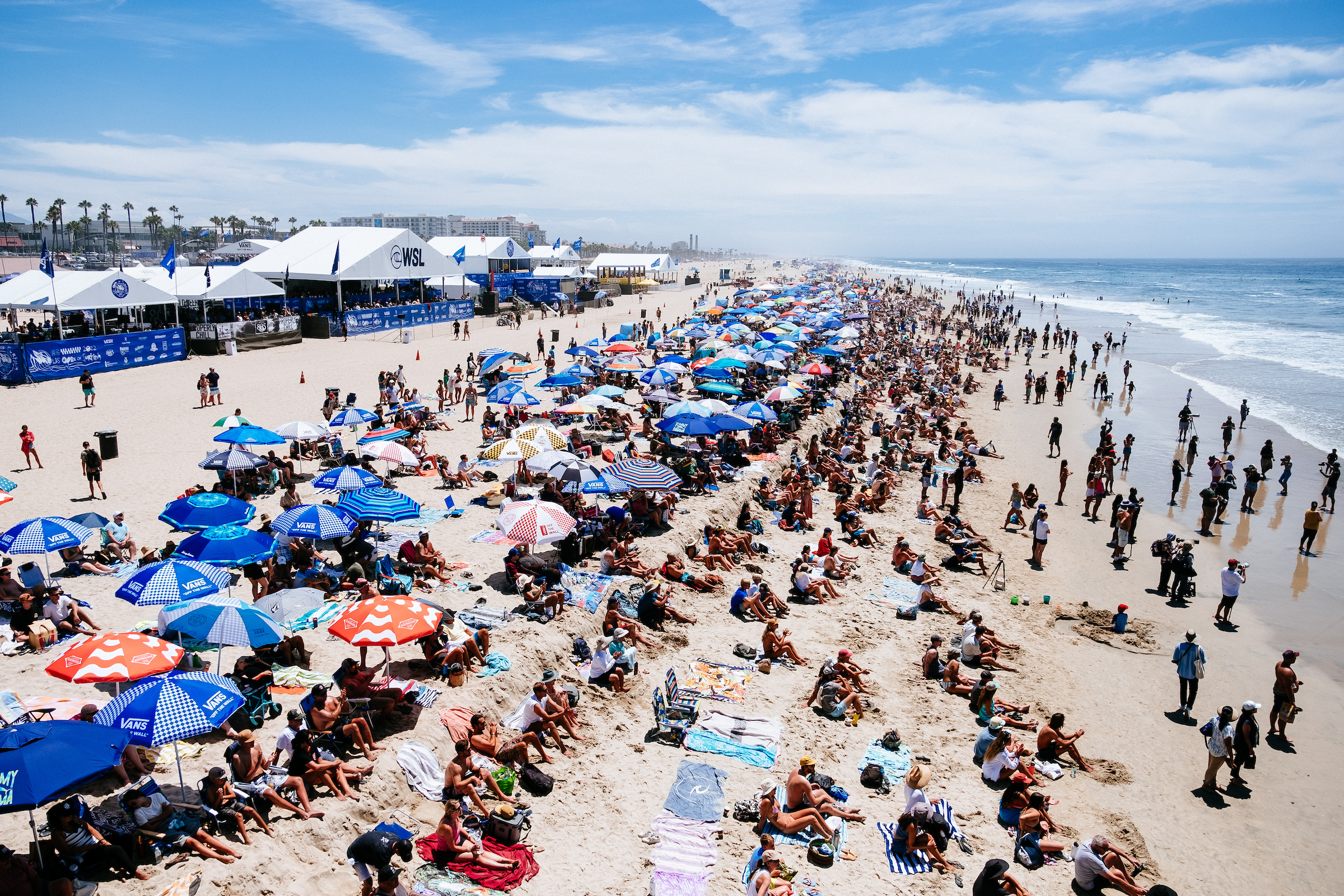 HUNTINGTON BEACH, CALIFORNIA, UNITED STATES - AUGUST 7: Crowd at the VANS US Open of Surfing on August 7, 2022 at Huntington Beach, California, United States. (Photo by Aaron Hughes/World Surf League)