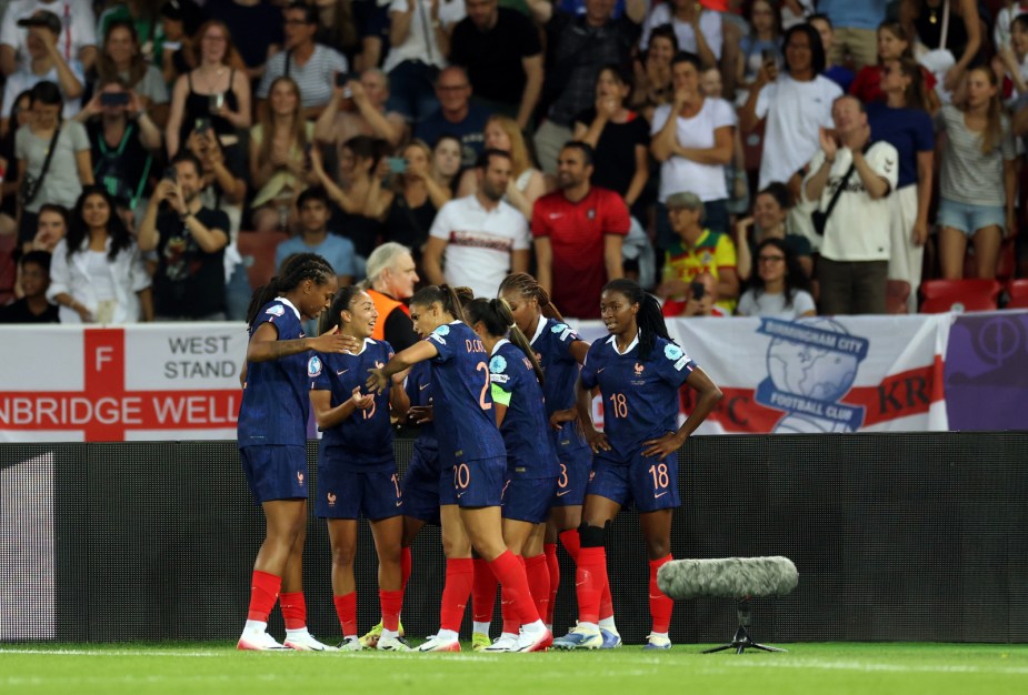 ZURICH, SWITZERLAND - JULY 05: Sandy Baltimore of France celebrates scoring her team's second goal with teammates during the UEFA Women's EURO 2025 Group D match between France and England at Stadion Letzigrund on July 05, 2025 in Zurich, Switzerland. (Photo by Maja Hitij - UEFA/UEFA via Getty Images)