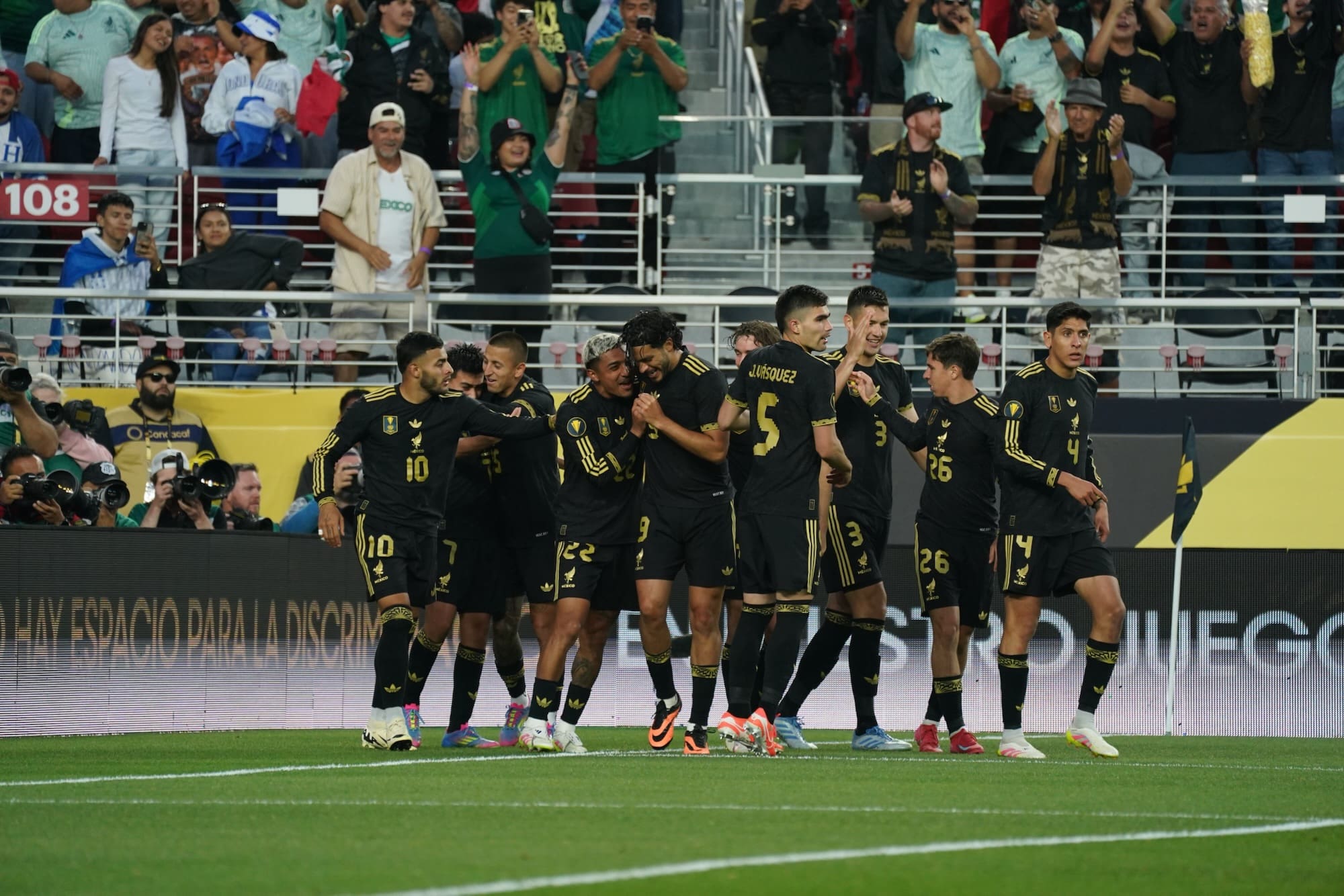 Jul 2, 2025; Santa Clara, California, USA; during a semifinal match of the 2025 Gold Cup at Levi's Stadium. Mandatory Credit: David Gonzales-Imagn Images