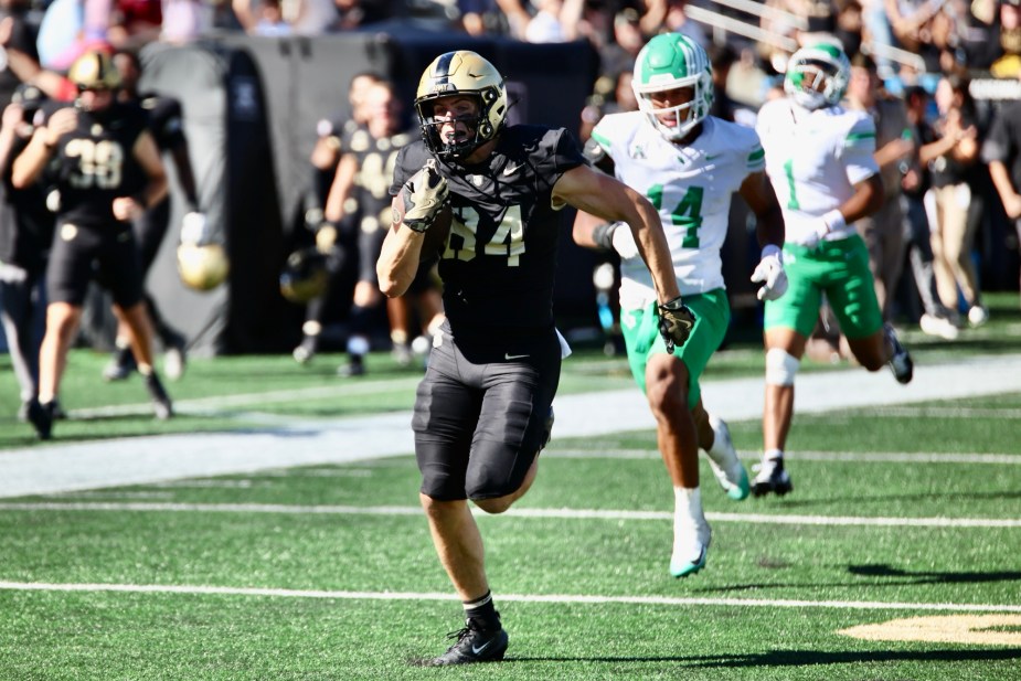 9/20/25, West Point , New York , Michie Stadium, Army quarterback (#10)Dewayne Coleman connected with Army wide receiver Brady Anderson (#84) on a 68-yard touchdown pass against North Texas. Mandatory Credit: Jose Pichirilo/Bad Dawg Sports